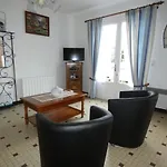 Maison Spacieuse A Pour 6 Avec Parking Prive - Fr-1-540-223 펜션 *