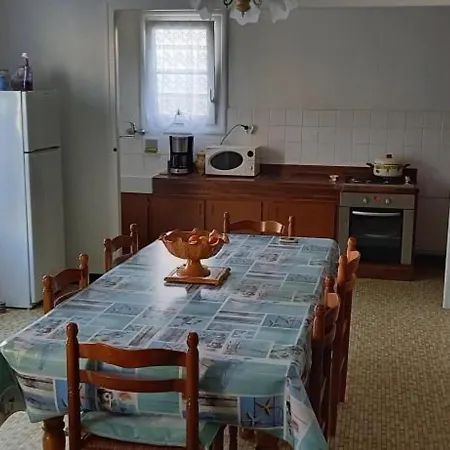 Maison Spacieuse A Pour 6 Avec Parking Prive - Fr-1-540-223 *