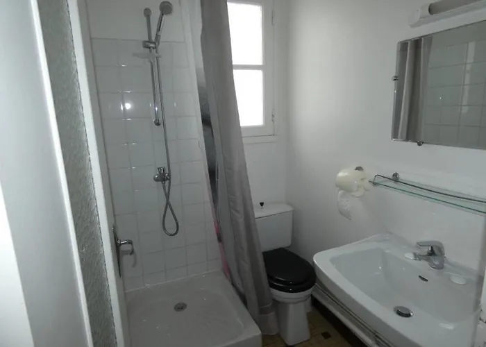 Maison Spacieuse A Pour 6 Avec Parking Prive - Fr-1-540-223 *